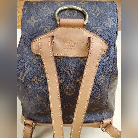 Louis Vuitton Montsouris MM Backpack - Picture 6 of 16